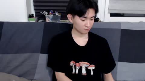 Snapshot of miram_yoo chatting on January 17, 2025, 9:17 pm online show from January 17, 2025, 9:17 pm