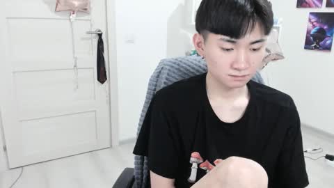Snapshot of miram_yoo chatting on February 16, 2025, 2:20 am online show from February 16, 2025, 2:20 am