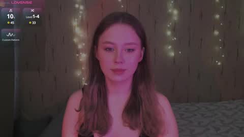 Kira online show from March 2, 2025, 1:49 pm