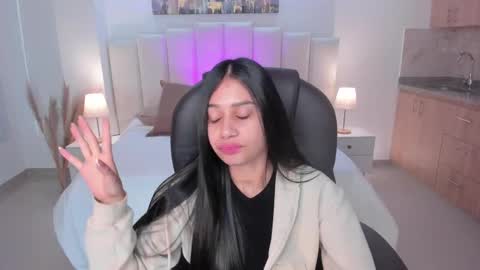 Snapshot of miranda_crawfor chatting on October 8, 2025, 12:25 pm miranda_crawfor online show from October 8, 2025, 12:25 pm