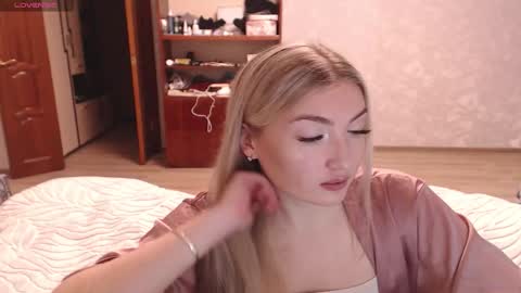 Snapshot of miraroy chatting on February 8, 2026, 3:15 pm Mira online show from February 8, 2026, 3:15 pm