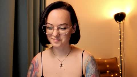 Snapshot of miraskyy chatting on November 4, 2025, 2:05 pm MiraSkyy online show from November 4, 2025, 2:05 pm