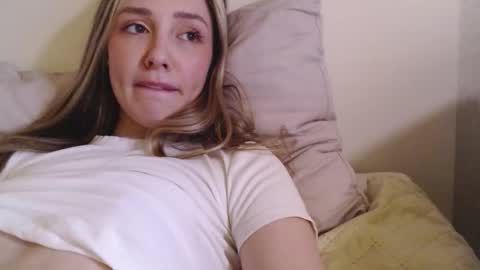 Snapshot of mirassun chatting on October 9, 2025, 7:01 pm mirassun online show from October 9, 2025, 7:01 pm