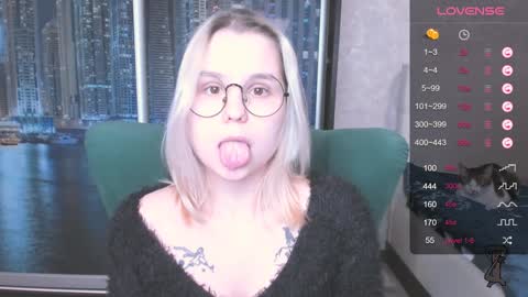 Snapshot of miray_kuriyama chatting on December 7, 2024, 3:08 pm Kira online show from December 7, 2024, 3:08 pm