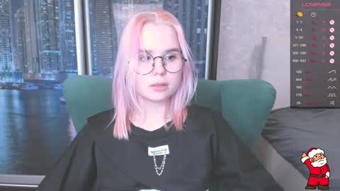 Snapshot of miray_kuriyama chatting on December 30, 2024, 3:46 pm Kira online show from December 30, 2024, 3:46 pm