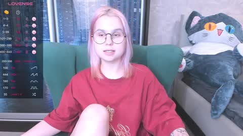 Snapshot of miray_kuriyama chatting on January 6, 2025, 4:02 pm Kira online show from January 6, 2025, 4:02 pm