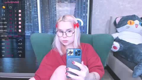Snapshot of miray_kuriyama chatting on January 17, 2025, 1:24 pm Kira online show from January 17, 2025, 1:24 pm