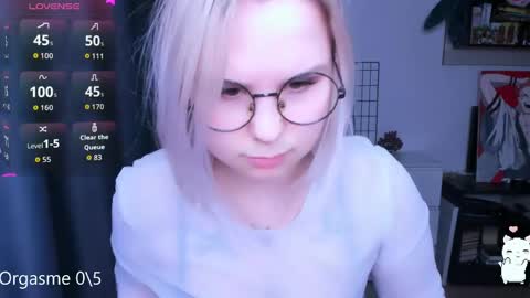 Kira online show from April 15, 2026, 8:20 pm