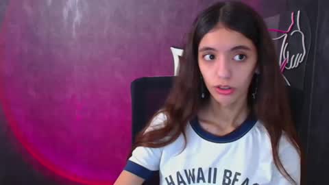 Snapshot of miri_miss chatting on December 22, 2024, 7:11 am Miri online show from December 22, 2024, 7:11 am