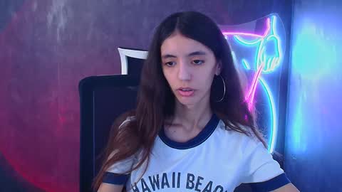 Snapshot of miri_miss chatting on January 19, 2025, 1:01 pm Miri online show from January 19, 2025, 1:01 pm