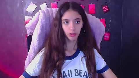 Snapshot of miri_miss chatting on November 10, 2025, 12:48 pm Miri online show from November 10, 2025, 12:48 pm