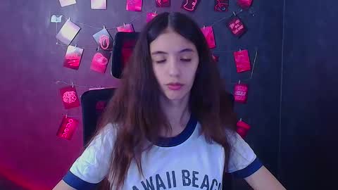 Snapshot of miri_miss chatting on November 28, 2025, 12:19 pm Miri online show from November 28, 2025, 12:19 pm