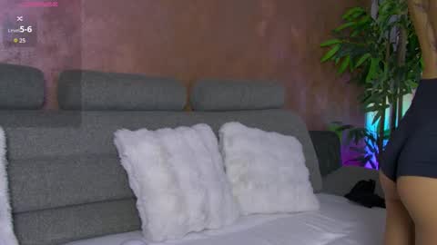 Snapshot of miriamrose_ chatting on October 2, 2025, 5:58 am miriamrose_ online show from October 2, 2025, 5:58 am