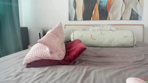 Eva online show from December 19, 2025, 12:34 pm