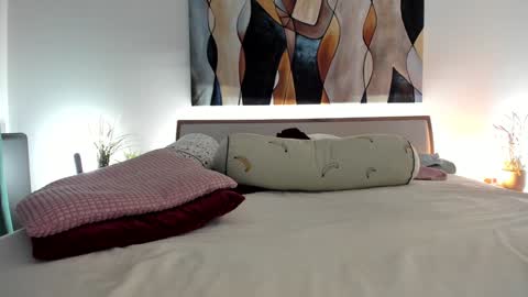 Eva online show from February 4, 2026, 7:20 pm