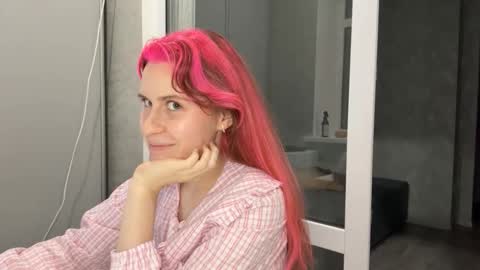 Molly online show from September 18, 2025, 5:15 pm