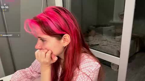 Molly online show from October 1, 2025, 5:30 pm