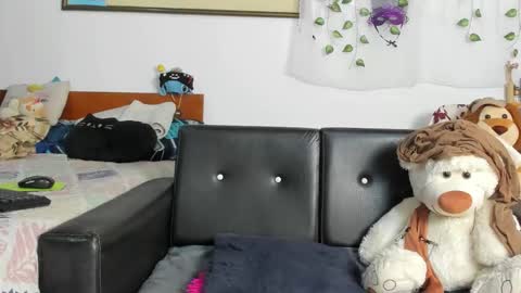 Snapshot of mishell_bons4 chatting on February 24, 2026, 9:02 pm Mishell Bons online show from February 24, 2026, 9:02 pm