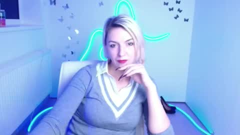 Mishelle online show from December 4, 2025, 9:12 pm