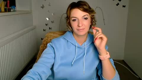 Snapshot of mishelle_blondie chatting on July 8, 2026, 5:01 am Mishelle online show from July 8, 2026, 5:01 am