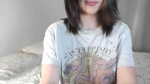 Snapshot of mishymoon chatting on February 3, 2026, 7:24 am Elora online show from February 3, 2026, 7:24 am