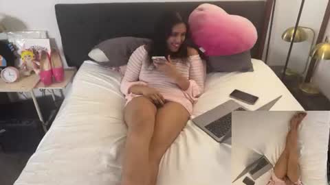 Snapshot of miskatfox chatting on July 7, 2026, 4:15 am miskatfox online show from July 7, 2026, 4:15 am