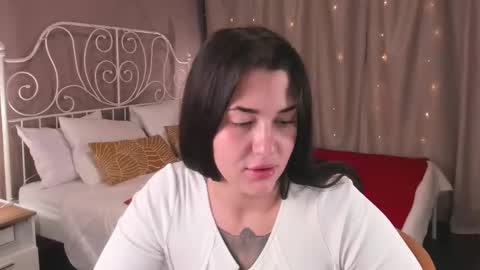 Snapshot of miss____mira chatting on September 16, 2025, 12:11 am miss____mira online show from September 16, 2025, 12:11 am