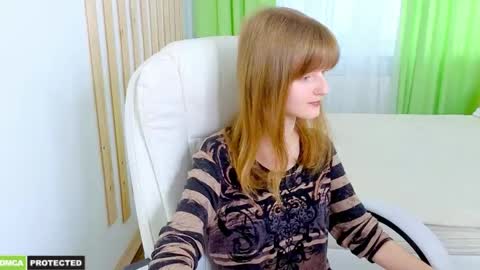 Snapshot of miss___alisa chatting on May 17, 2026, 2:46 pm Alisa NONNUDE online show from May 17, 2026, 2:46 pm