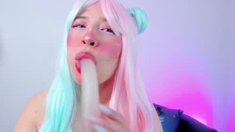 Daphne online show from October 9, 2025, 2:42 am