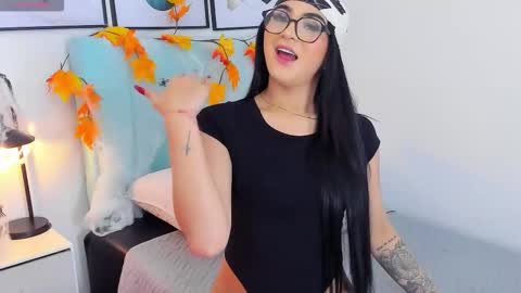   online show from October 27, 2025, 12:09 pm