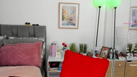 Snapshot of miss__jones_ chatting on May 20, 2026, 2:51 am miss__jones_ online show from May 20, 2026, 2:51 am