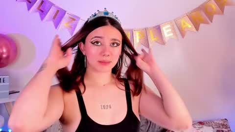 Alexa Sarmiento online show from February 26, 2025, 1:41 pm