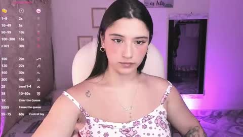 Snapshot of miss_alice0 chatting on November 8, 2025, 2:28 pm Alice online show from November 8, 2025, 2:28 pm