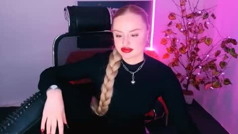 Snapshot of miss_alice_silver chatting on November 24, 2025, 2:06 pm miss_alice_silver online show from November 24, 2025, 2:06 pm