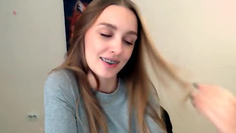 Angelina online show from October 17, 2025, 6:05 am