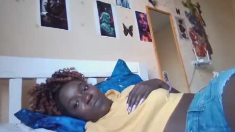 miss_atitude online show from November 5, 2025, 4:34 am