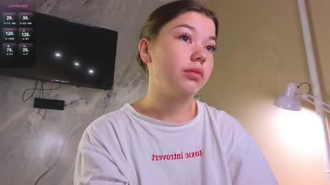 Snapshot of miss_bubbles chatting on October 6, 2025, 12:30 am Sandy online show from October 6, 2025, 12:30 am