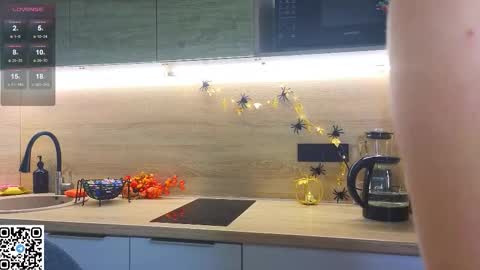 Snapshot of miss_bubbles chatting on October 23, 2025, 12:10 am Sandy online show from October 23, 2025, 12:10 am