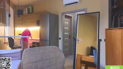 Sandy online show from April 1, 2026, 1:17 am