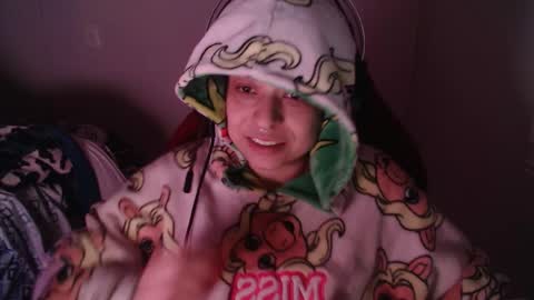 Snapshot of miss_carmila chatting on November 3, 2025, 12:24 am Miss Carmila online show from November 3, 2025, 12:24 am