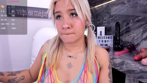 Danika online show from December 26, 2024, 10:59 am