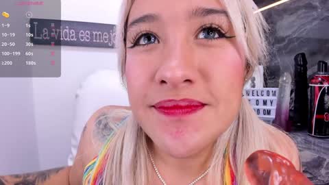 Danika online show from December 26, 2024, 2:27 pm