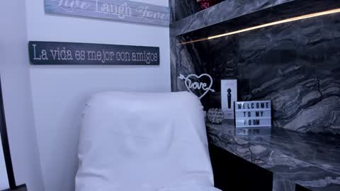 Danika online show from February 6, 2025, 10:59 am