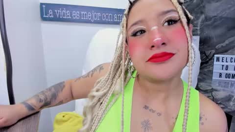 Danika online show from December 18, 2025, 11:05 am