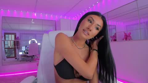 miss_diamond__ online show from April 4, 2026, 7:28 am