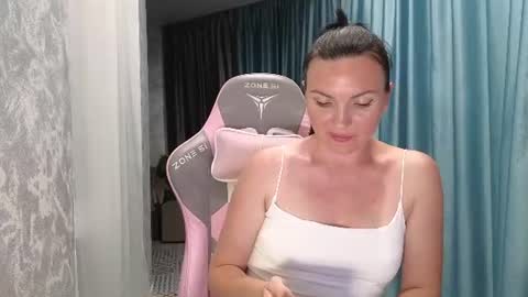 miss_divora online show from July 28, 2026, 9:14 pm