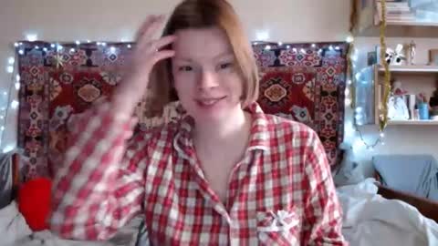 Snapshot of miss_elistia_ chatting on January 8, 2025, 12:15 pm Elis online show from January 8, 2025, 12:15 pm