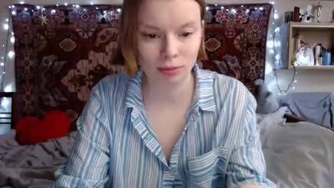 Snapshot of miss_elistia_ chatting on February 5, 2025, 12:06 pm Elis online show from February 5, 2025, 12:06 pm