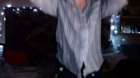 Snapshot of miss_elistia_ chatting on February 14, 2025, 3:36 pm Elis online show from February 14, 2025, 3:36 pm