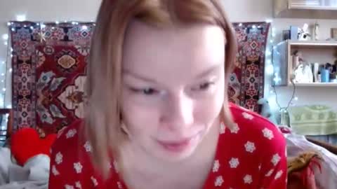 Snapshot of miss_elistia_ chatting on February 19, 2025, 12:00 pm Elis online show from February 19, 2025, 12:00 pm